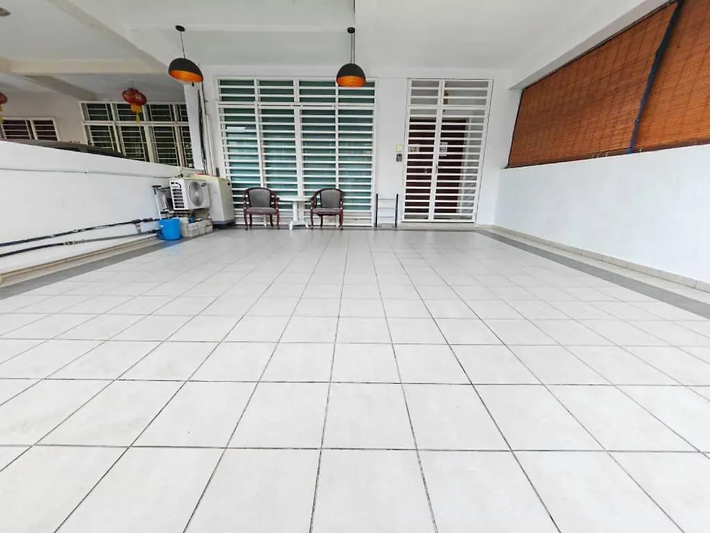 38 Georgetown 3 Storey Terrace Local Food 5Rooms 16Pax George Town